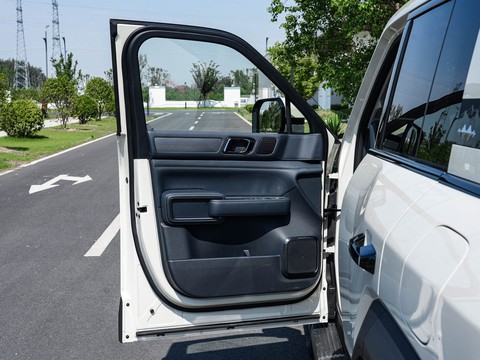 Fangchengbao Bao 5 — China plug-in hybrid EV for export — photo 11
