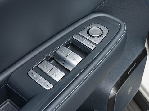 Fangchengbao Bao5 — China electric EV for export — photo 13