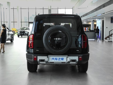 Fangchengbao Bao 5 — China plug-in hybrid EV for export — photo 6