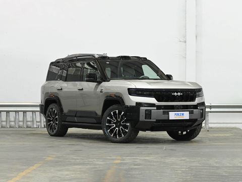 Fangchengbao Bao8 — China electric EV for export — photo 3