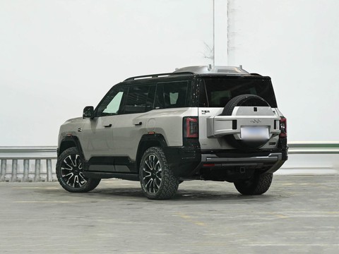 Fangchengbao Bao 8 — China plug-in hybrid EV for export — photo 5
