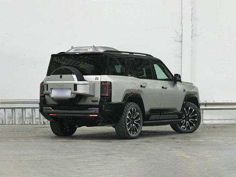 Fangchengbao Bao 8 — China plug-in hybrid EV for export — photo 7
