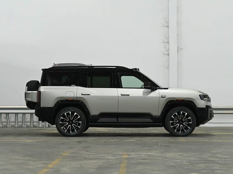 Fangchengbao Bao 8 — China plug-in hybrid EV for export — photo 8