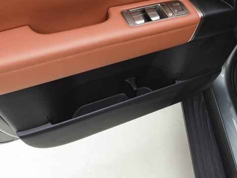 Fangchengbao Titanium 7 — China plug-in hybrid EV for export — photo 15