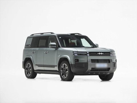 Fangchengbao Titanium 7 — China plug-in hybrid EV for export — photo 3