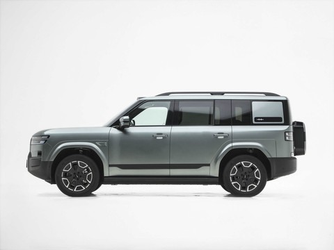 Fangchengbao Titanium 7 — China plug-in hybrid EV for export — photo 4