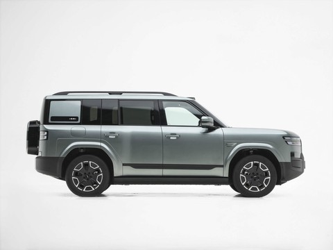 Fangchengbao Titanium 7 — China plug-in hybrid EV for export — photo 8
