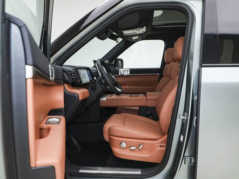 Fangchengbao Titanium 7 — China plug-in hybrid EV for export — photo 9