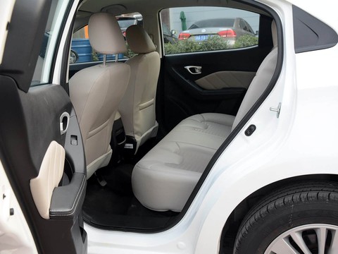 GAC Trumpchi GA3S PHEV — China plug-in hybrid EV for export — photo 10