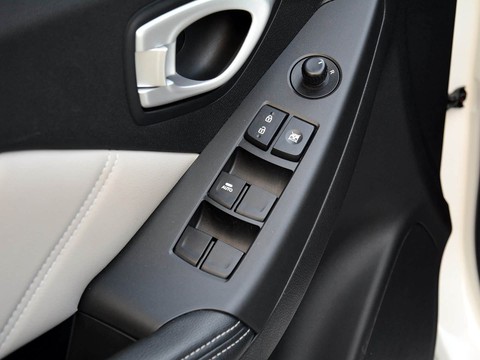 GAC Trumpchi GA3S PHEV — China plug-in hybrid EV for export — photo 13