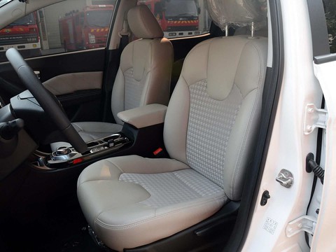 GAC Trumpchi GA3S PHEV — China plug-in hybrid EV for export — photo 9