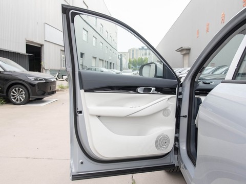 Geely Galaxy E5 — China electric EV for export — photo 11