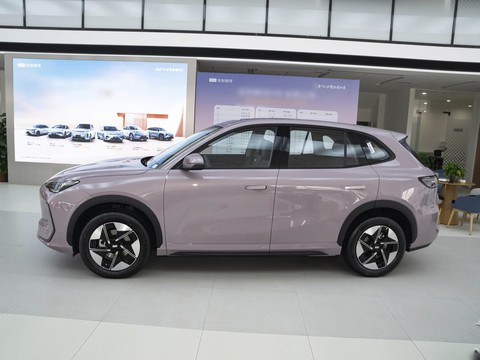 Geely Galaxy E5 — China electric EV for export — photo 4