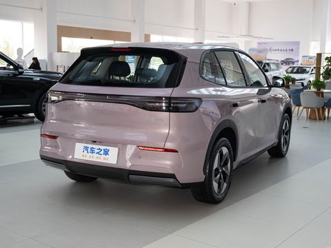 Geely Galaxy E5 — China electric EV for export — photo 7