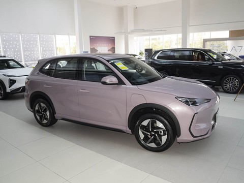 Geely Galaxy E5 — China electric EV for export — photo 8