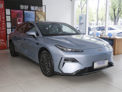 Geely Galaxy E8 — China electric EV for export — photo 3