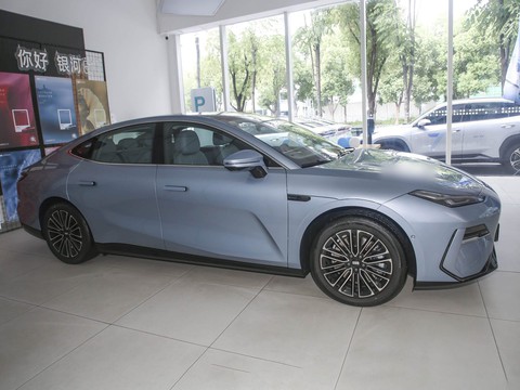 Geely Galaxy E8 — China electric EV for export — photo 6