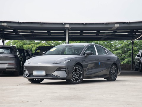 Geely Galaxy E8 — China electric EV for export — photo 7
