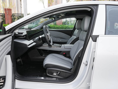 Geely Galaxy E8 — China electric EV for export — photo 9