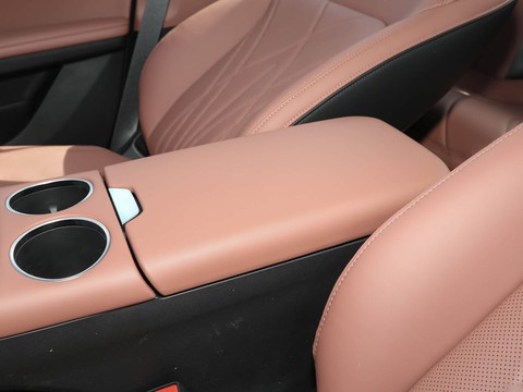 Geely Galaxy L6 — China electric EV for export — photo 15