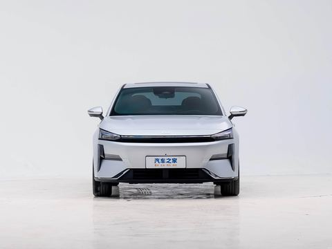 Geely Galaxy L6 — China electric EV for export — photo 2