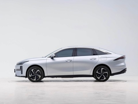 Geely Galaxy L6 — China electric EV for export — photo 4
