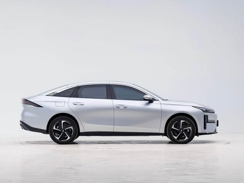 Geely Galaxy L6 — China electric EV for export — photo 8