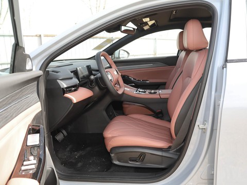 Geely Galaxy L6 — China electric EV for export — photo 9
