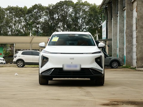 Geely Galaxy L7 — China electric EV for export — photo 2