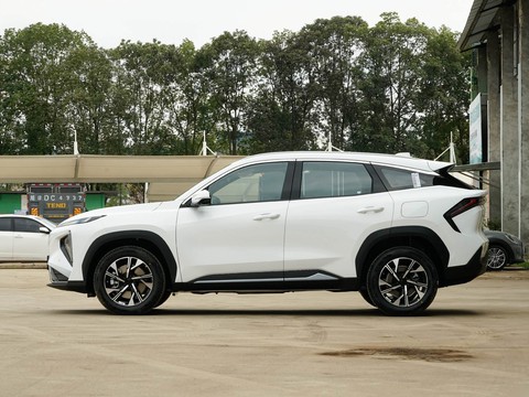 Geely Galaxy L7 — China electric EV for export — photo 4
