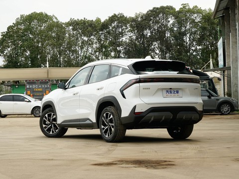 Geely Galaxy L7 — China electric EV for export — photo 5