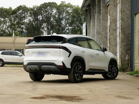 Geely Galaxy L7 — China electric EV for export — photo 7