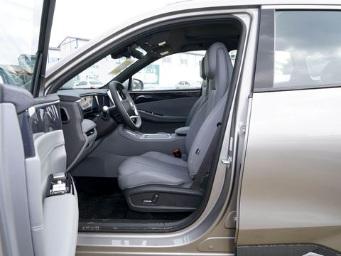 Geely Galaxy L7 — China electric EV for export — photo 9