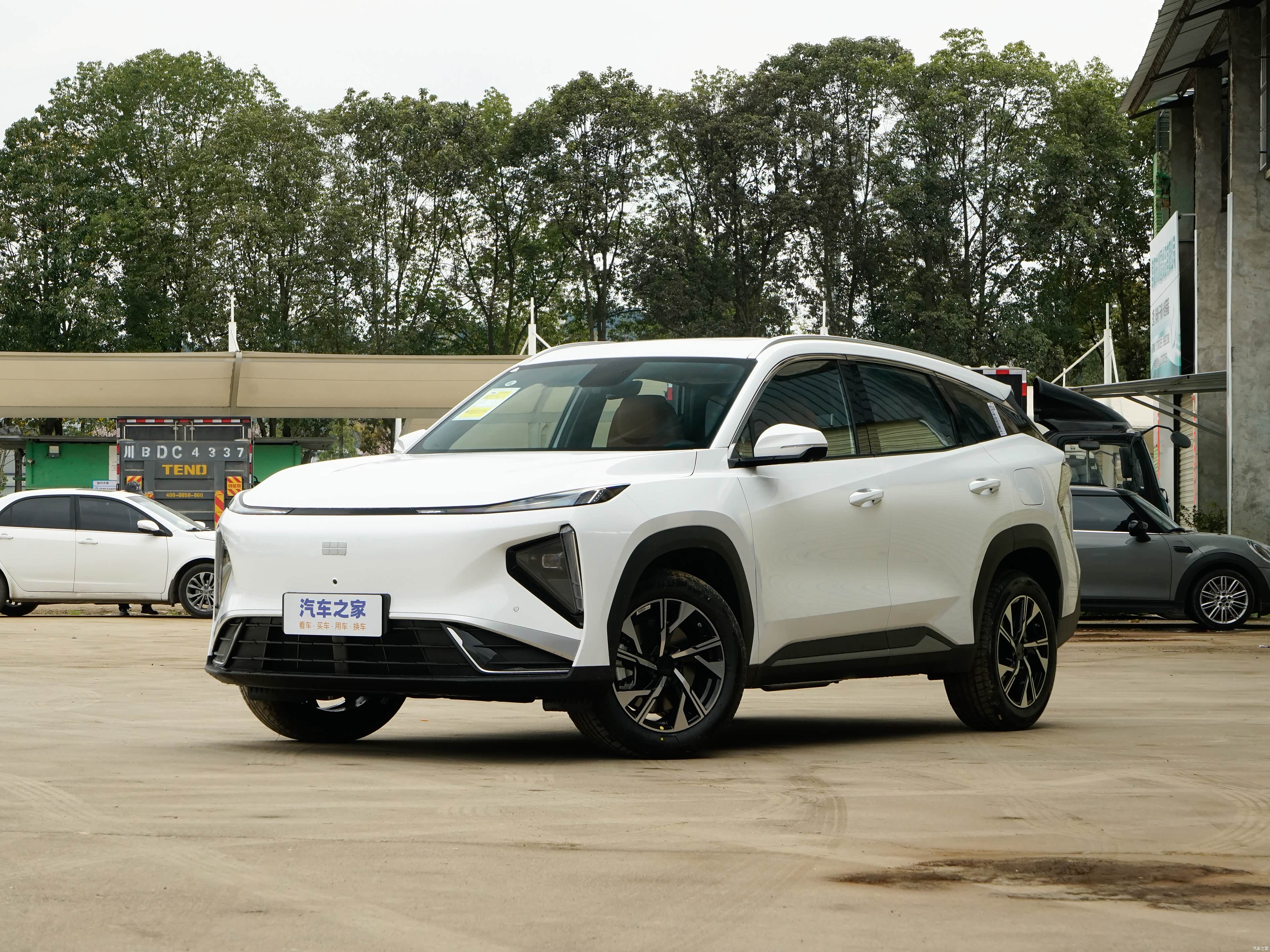 Geely Galaxy L7