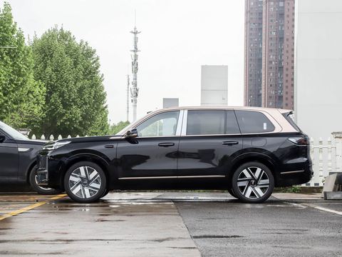 Geely Galaxy M9 — China electric EV for export — photo 4