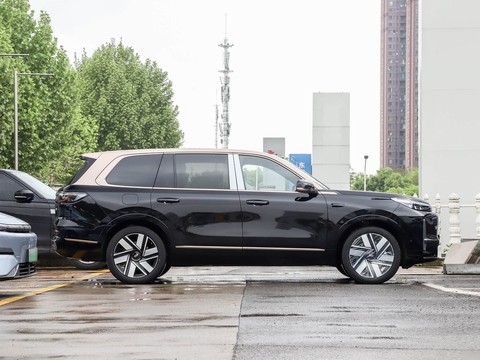 Geely Galaxy M9 — China electric EV for export — photo 8
