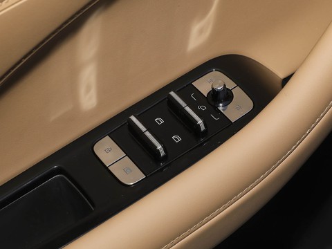Geely Galaxy Xingyao 6 — China plug-in hybrid EV for export — photo 15