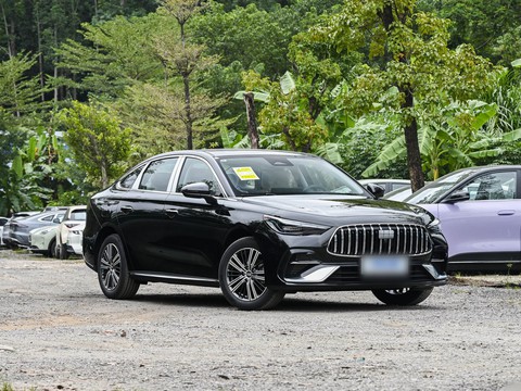 Geely Galaxy Xingyao 6 — China plug-in hybrid EV for export — photo 3