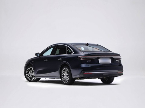 Geely Galaxy Xingyao 7 — China plug-in hybrid EV for export — photo 5