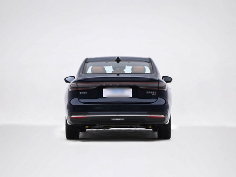 Geely Galaxy Xingyao 7 — China plug-in hybrid EV for export — photo 6