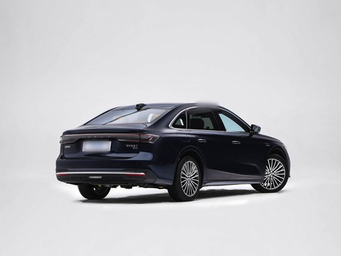 Geely Galaxy Xingyao 7 — China plug-in hybrid EV for export — photo 7