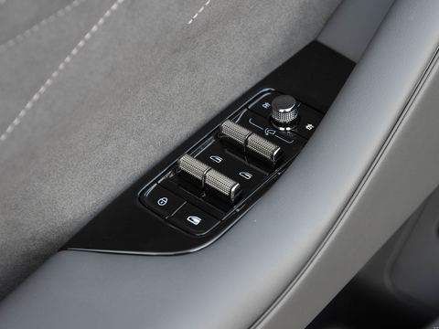 Geely Galaxy GalaxyXing Yao8 — China electric EV for export — photo 14
