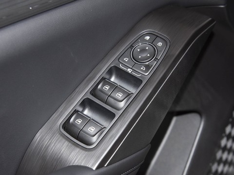 Haval Xiaolong Max — China plug-in hybrid EV for export — photo 14
