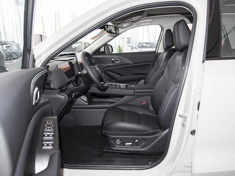 Haval Xiaolong Max — China plug-in hybrid EV for export — photo 9