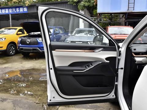 Haval H6 PHEV — China plug-in hybrid EV for export — photo 11
