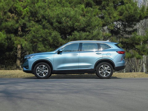 Haval H6 PHEV — China plug-in hybrid EV for export — photo 4