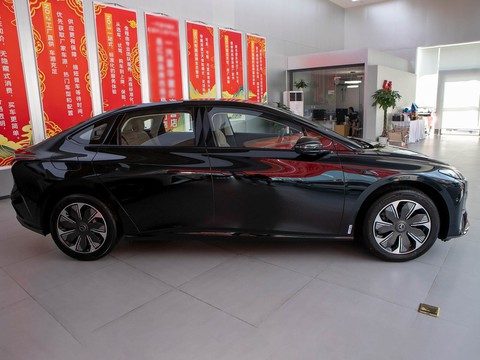 Hongqi Tian Gong 05 — China electric EV for export — photo 8