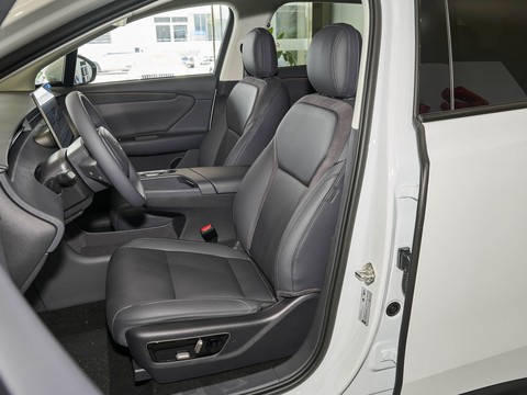 Hongqi Tian Gong 06 — China electric EV for export — photo 10