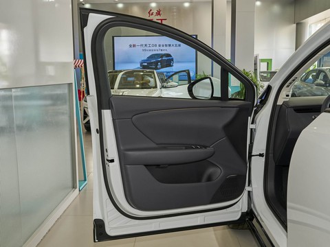 Hongqi Tian Gong 06 — China electric EV for export — photo 11