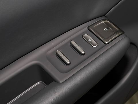Hongqi Hong Qi Tian Gong06 — China electric EV for export — photo 14